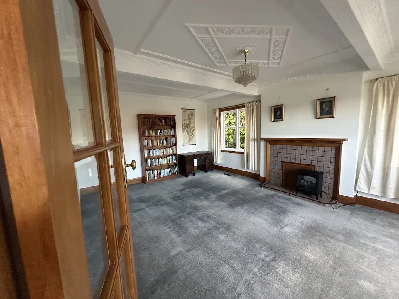 Carpeted Hamilton living room from Fern Cleaning’s work gallery